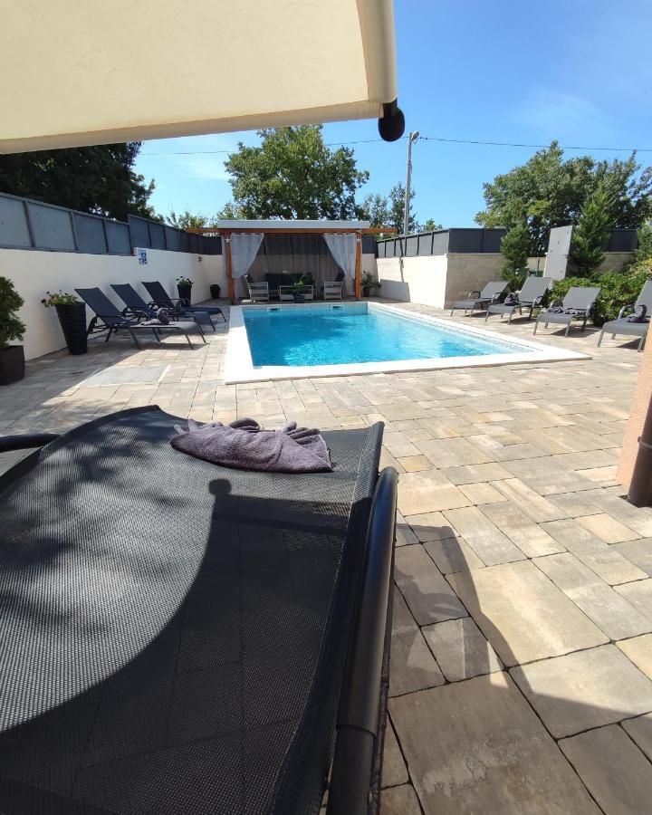 Villa Nemo Porec Exterior photo
