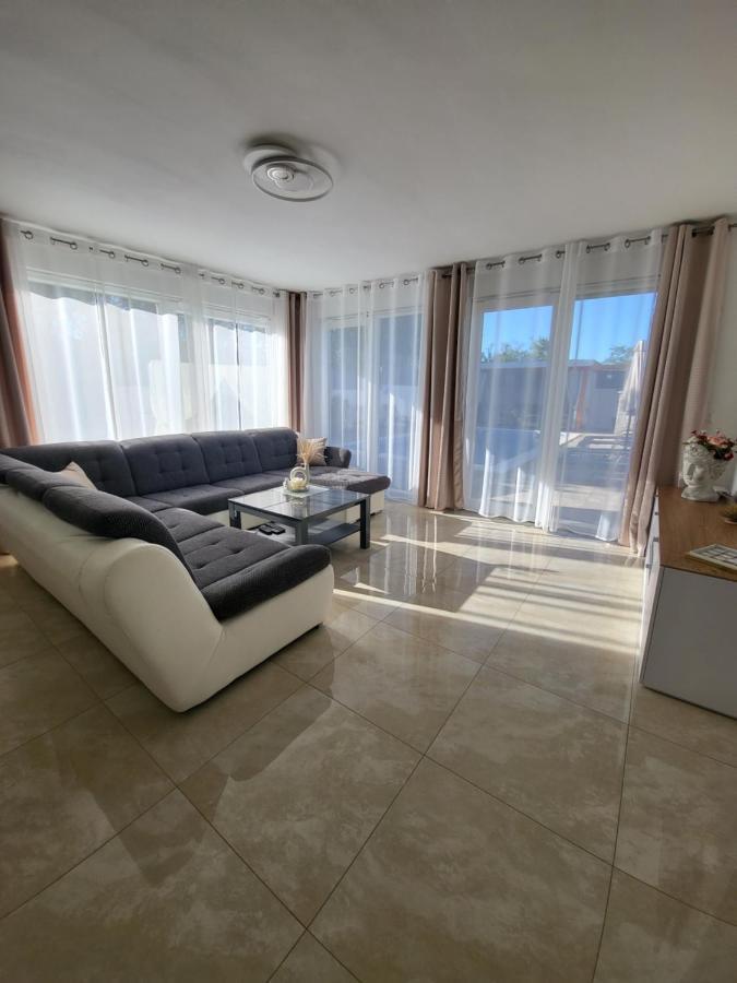 Villa Nemo Porec Exterior photo